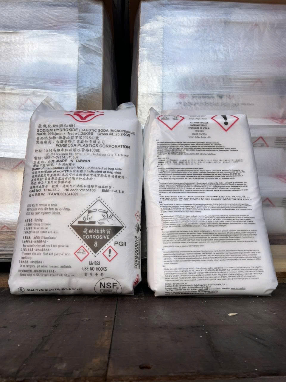 Xút Hạt Đài Loan NaOH 99%, 25kg/bao